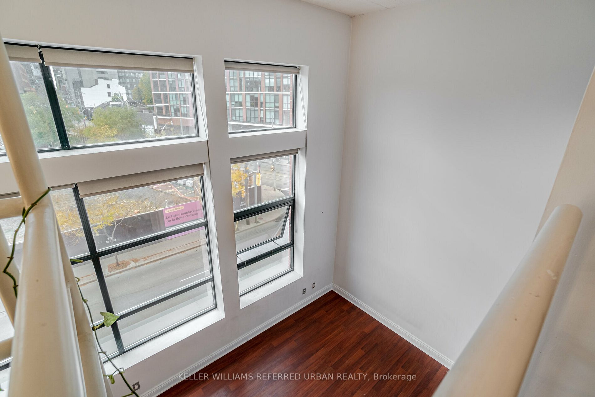 393 King St E, #303