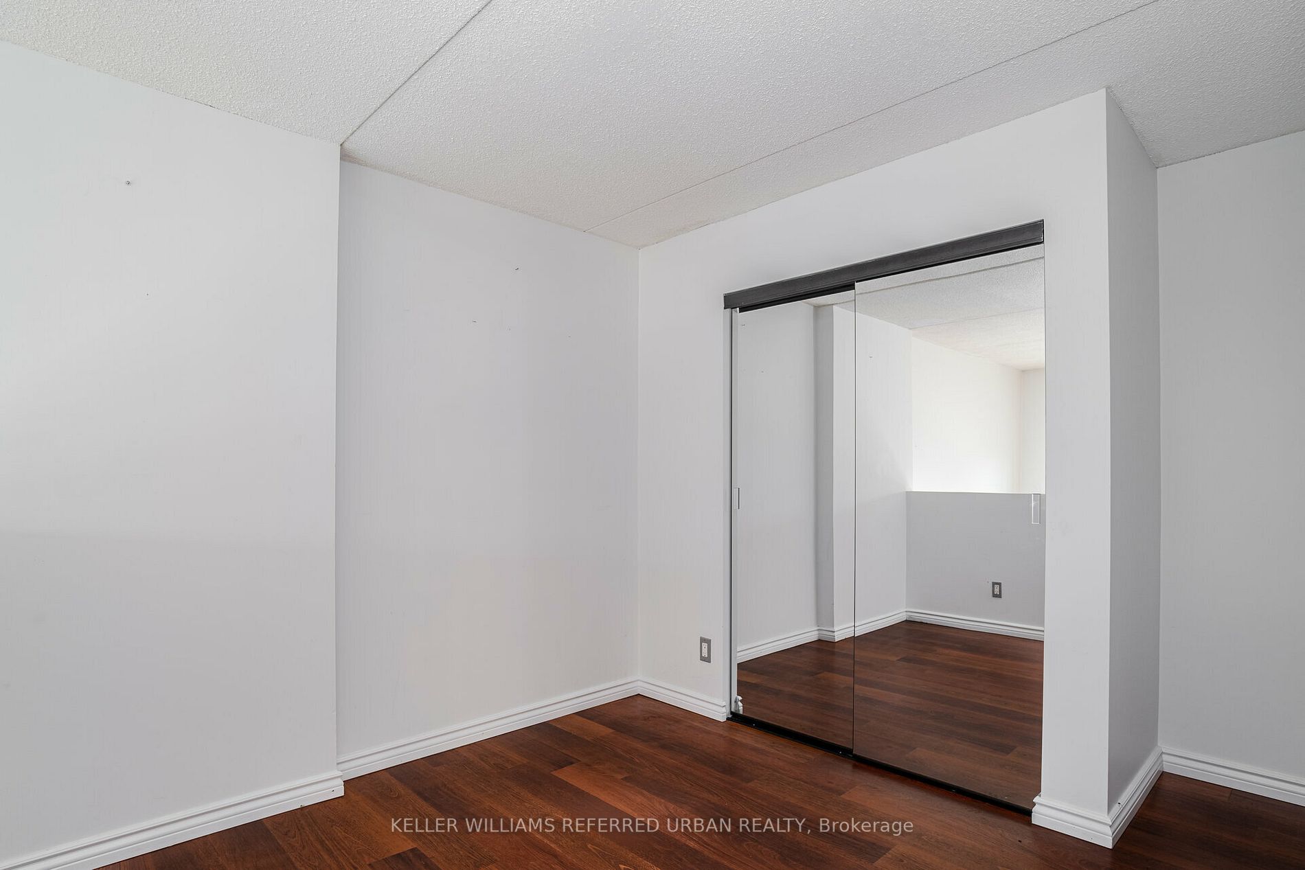 393 King St E, #303