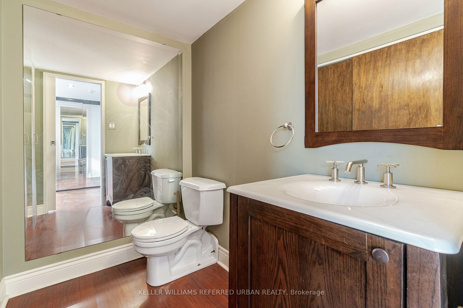 393 King St E, #303