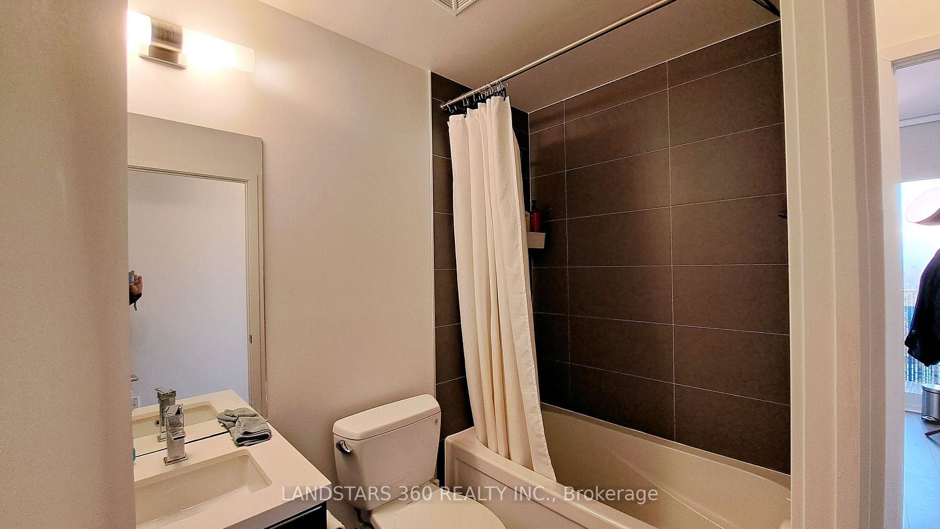 8 Eglinton Ave E, #4105