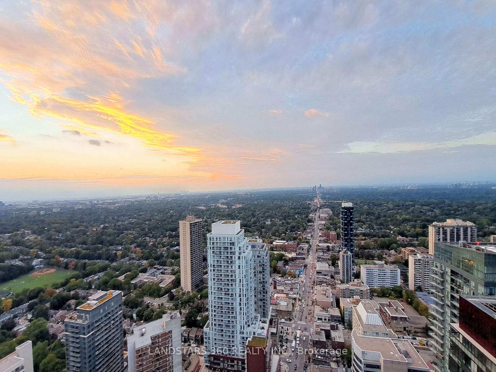 8 Eglinton Ave E, #4105