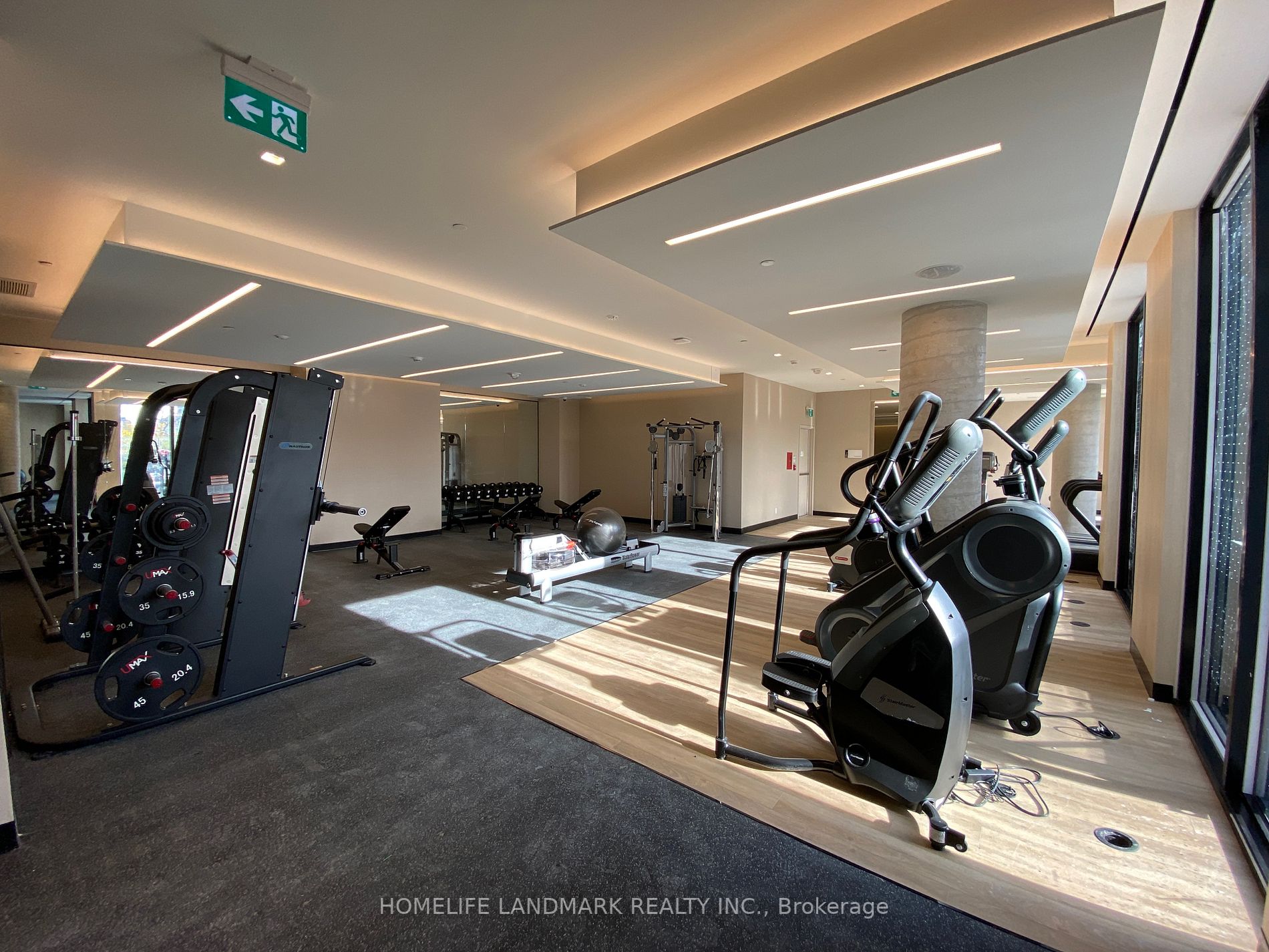 2020 Bathurst St, #215