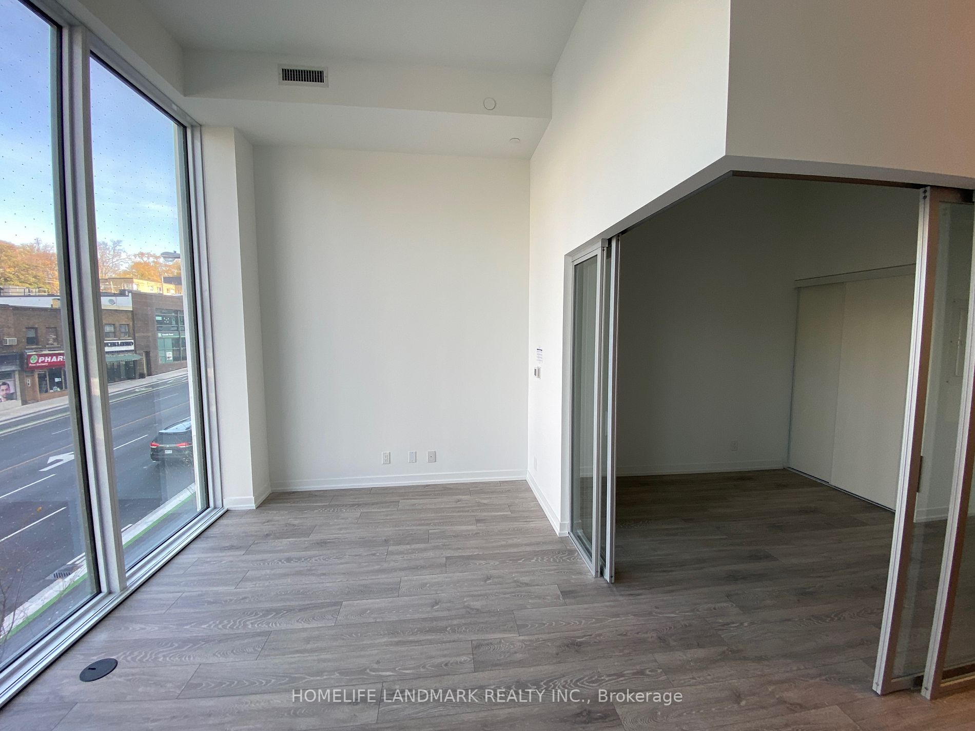 2020 Bathurst St, #215