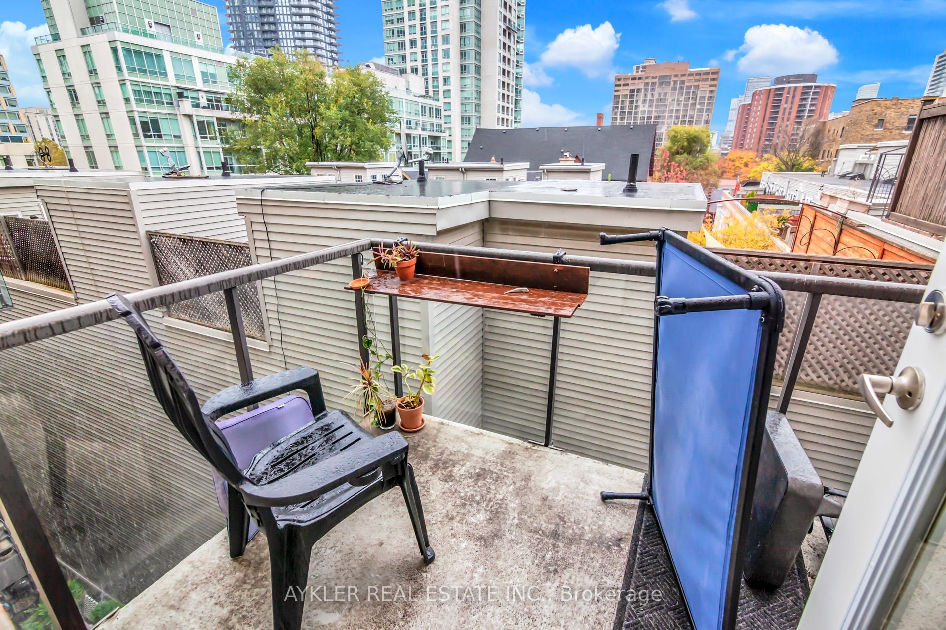10 Wellesley Place, #405