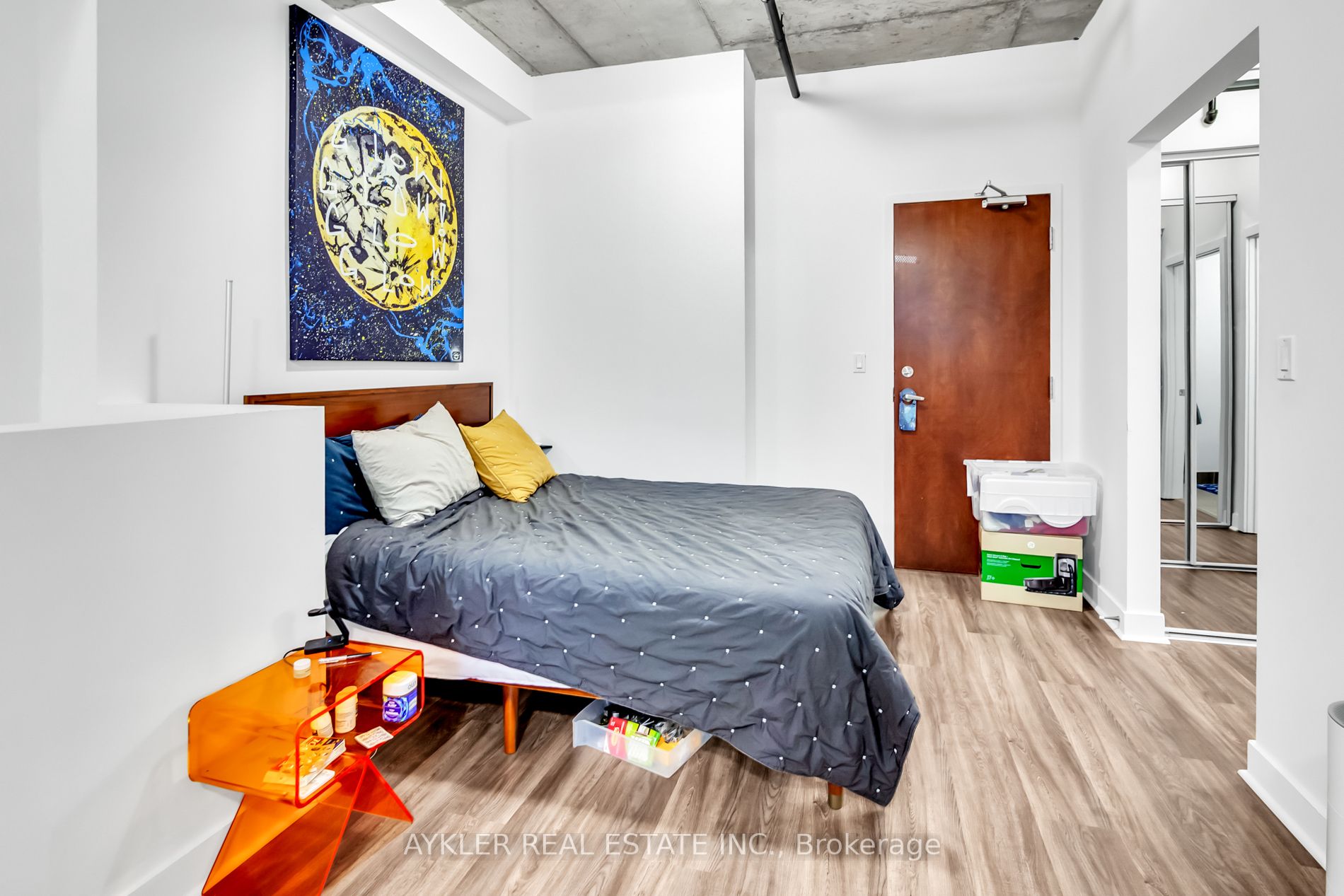 10 Wellesley Place, #405