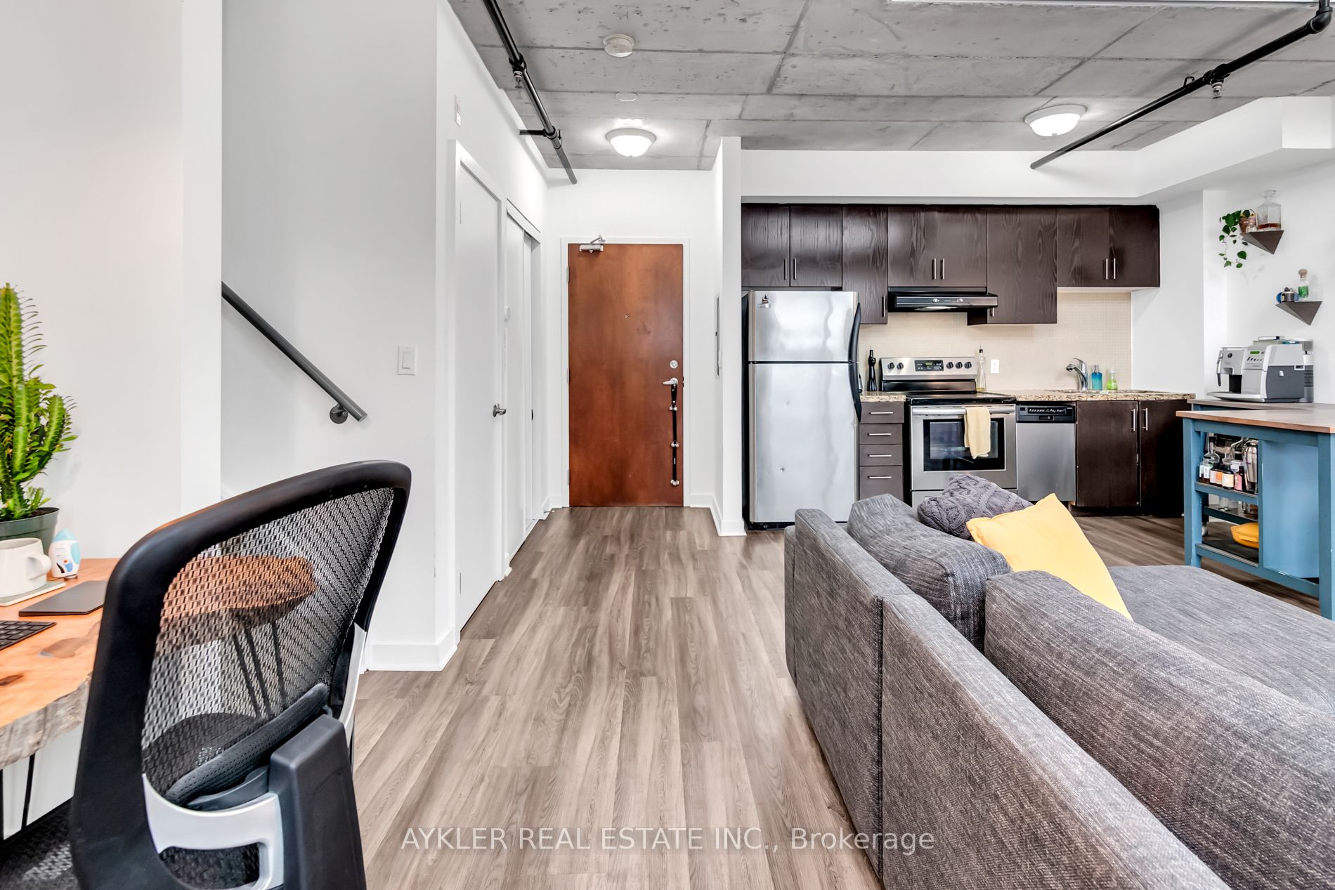 10 Wellesley Place, #405