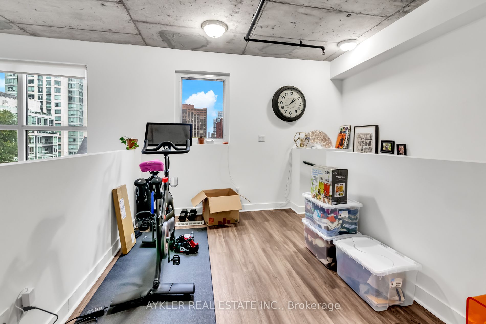 10 Wellesley Place, #405