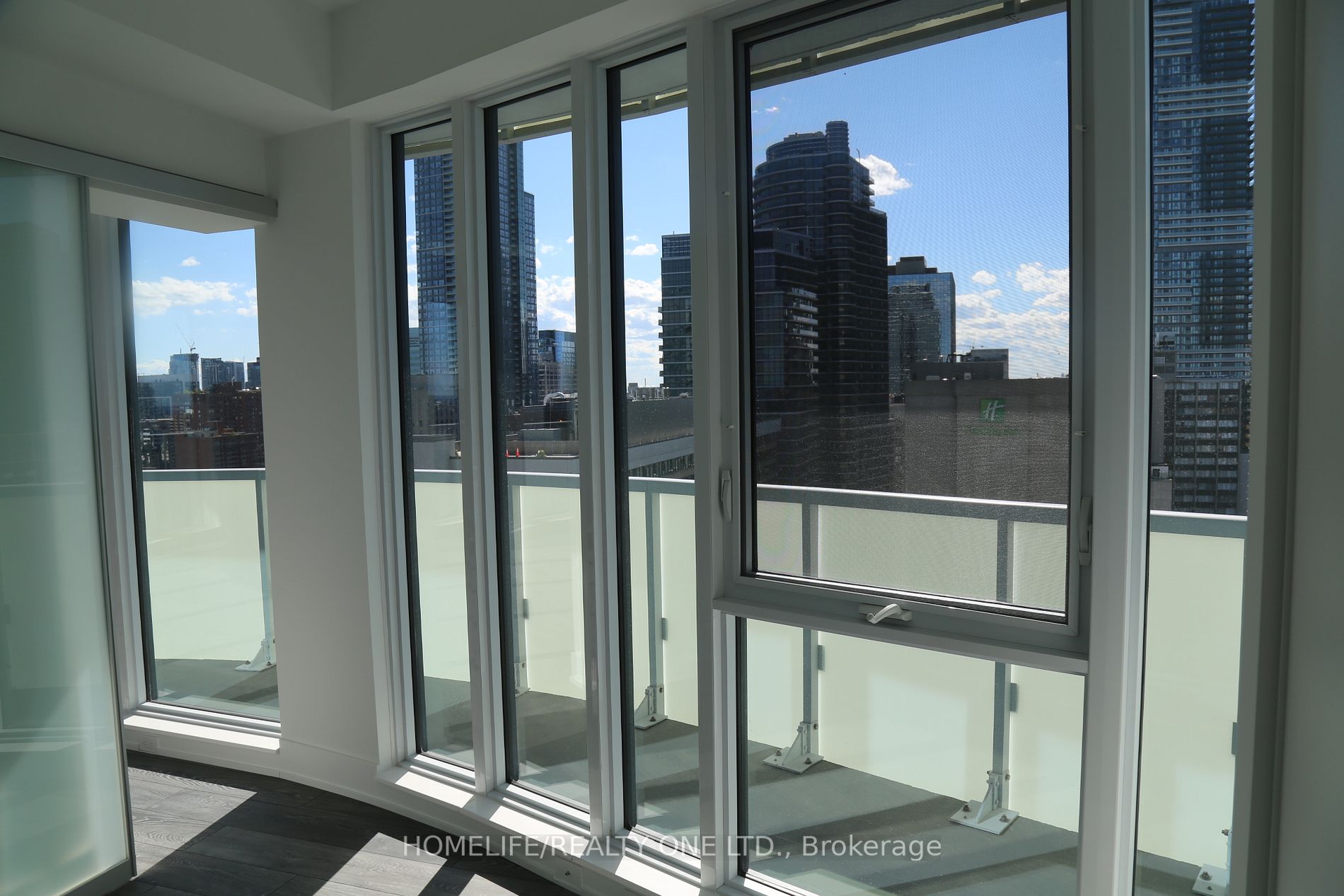403 Church St, #2102