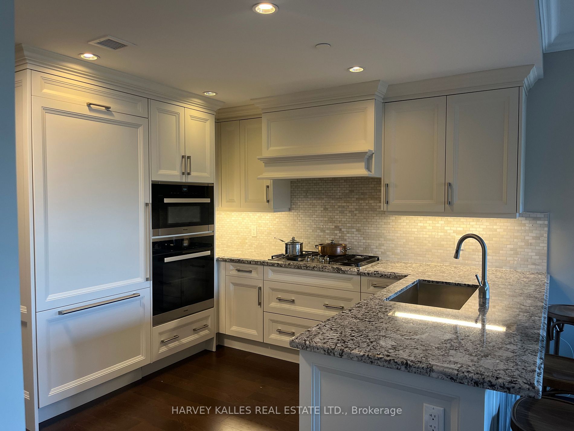 1900 Bayview Ave, #530
