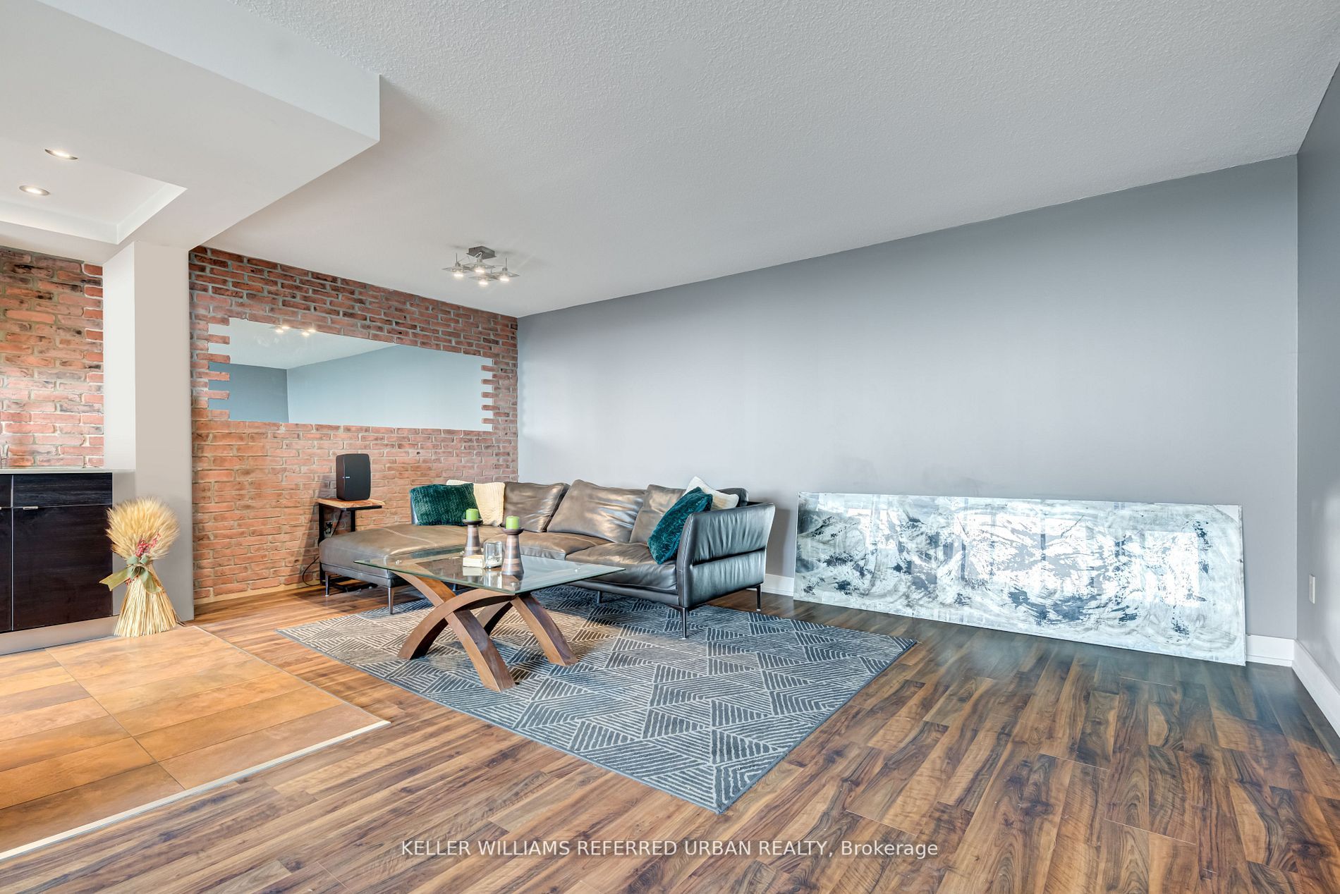 80 Antibes Dr, #2201