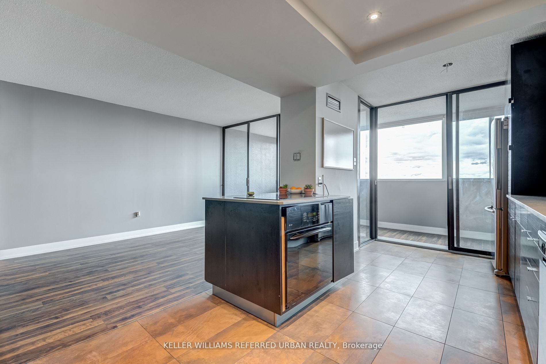 80 Antibes Dr, #2201