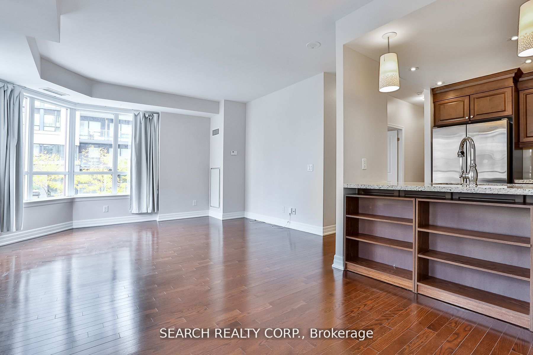 23 Rean Dr, #303