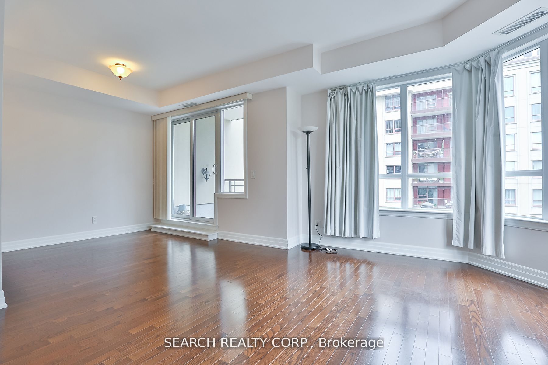 23 Rean Dr, #303