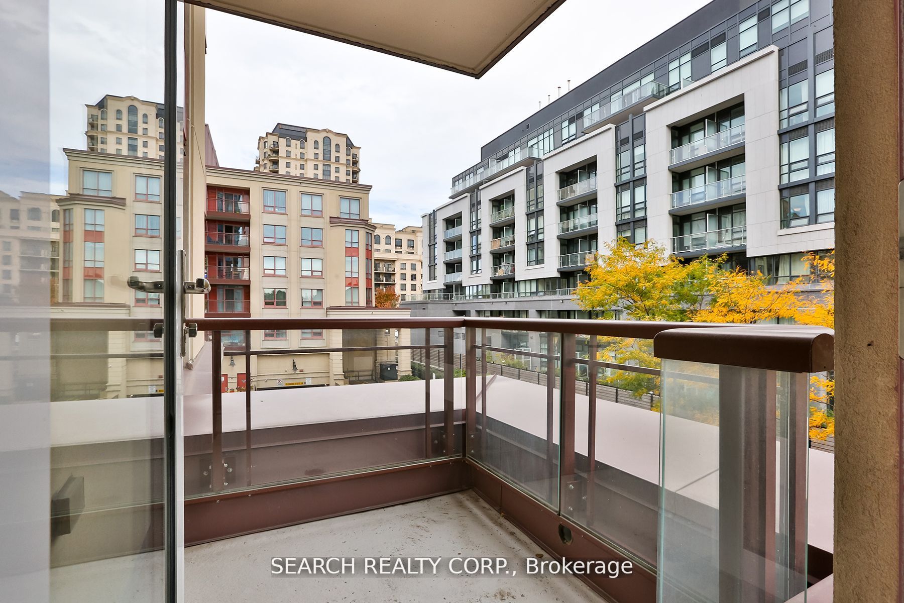 23 Rean Dr, #303