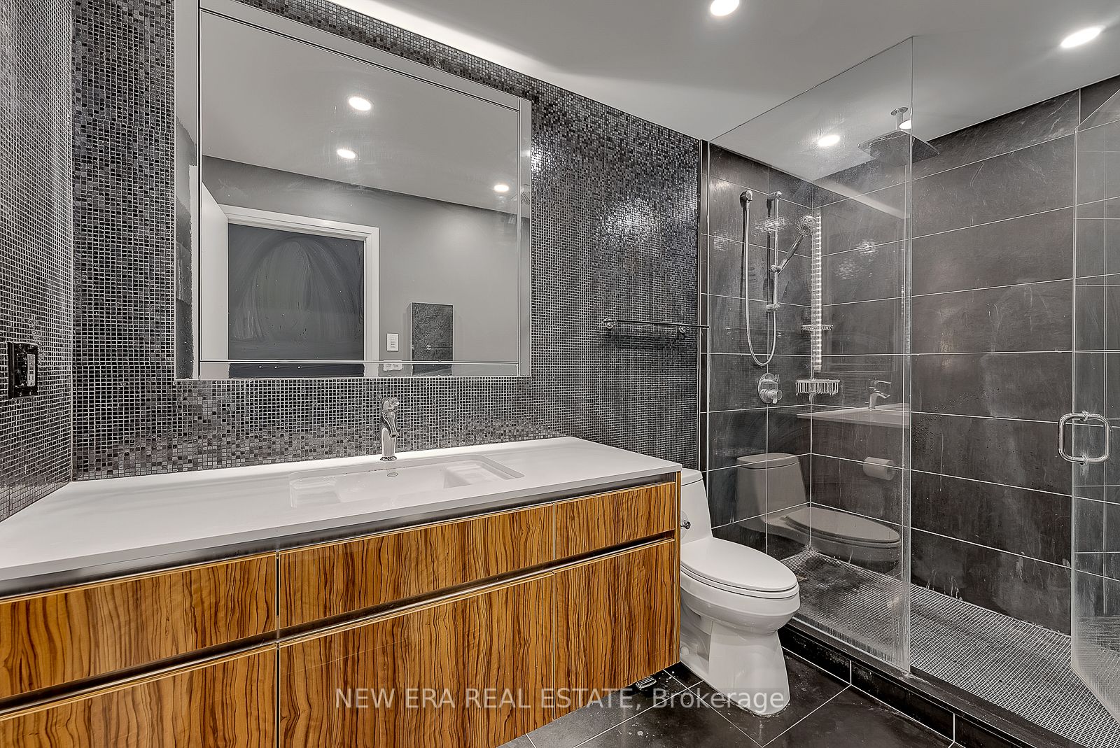 18 Beverley St, #506