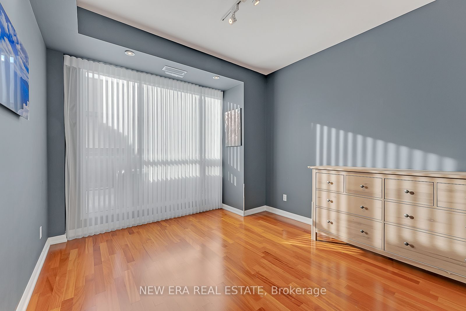 18 Beverley St, #506