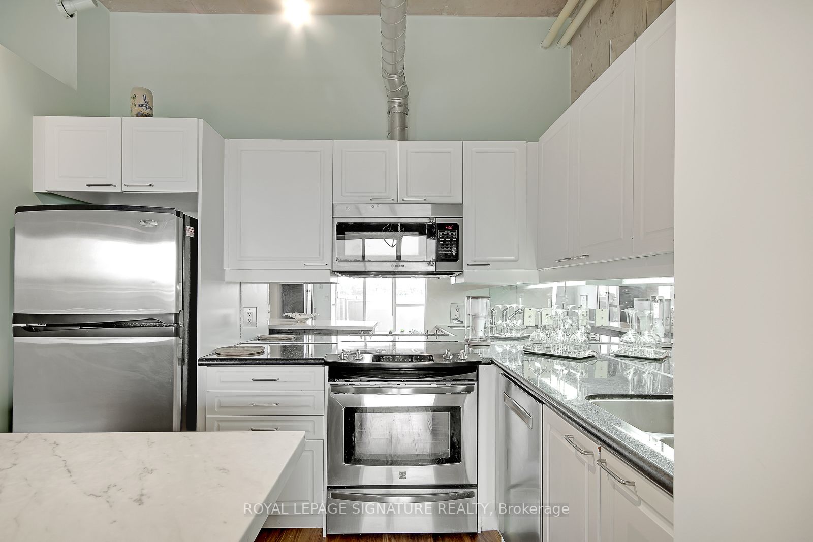 955 Queen St W, #Ph08