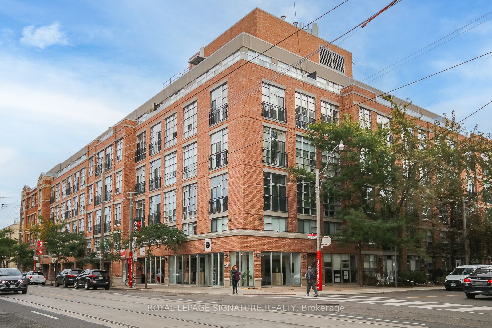 955 Queen St W, #Ph08