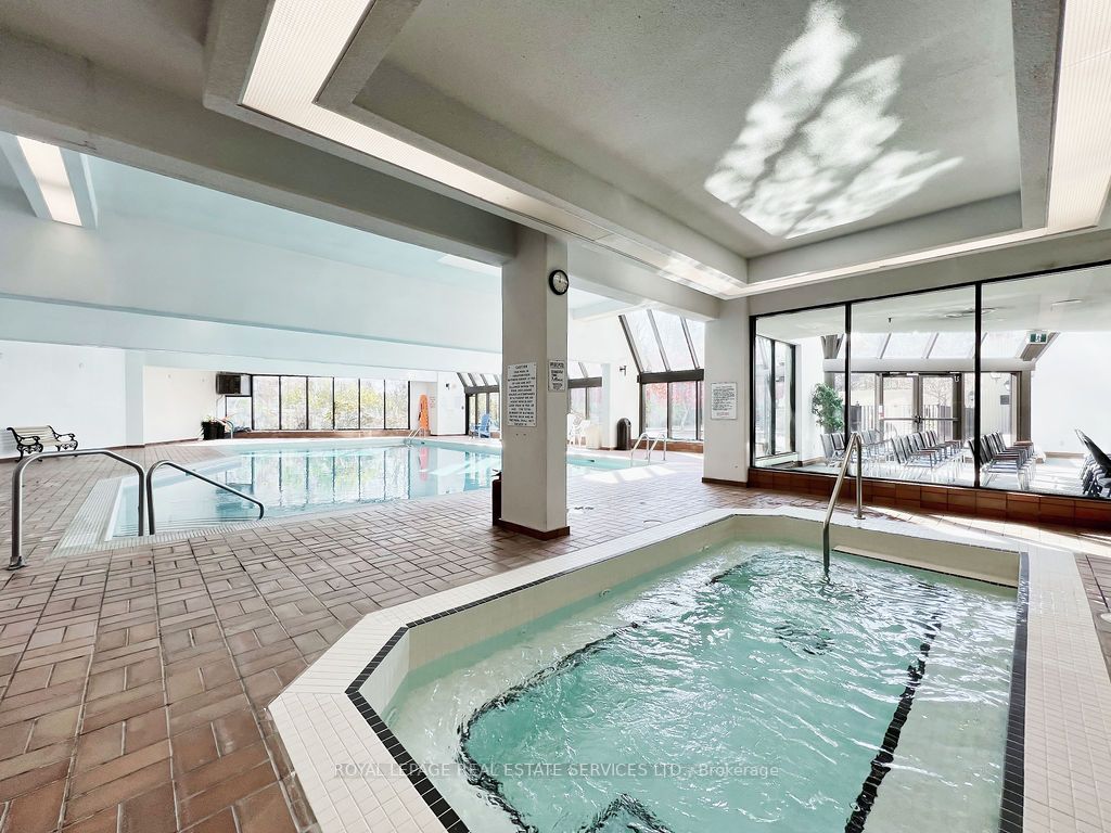 5444 Yonge St, #108