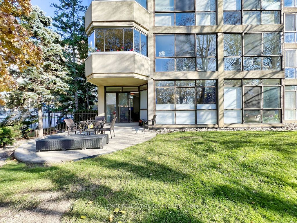 5444 Yonge St, #108