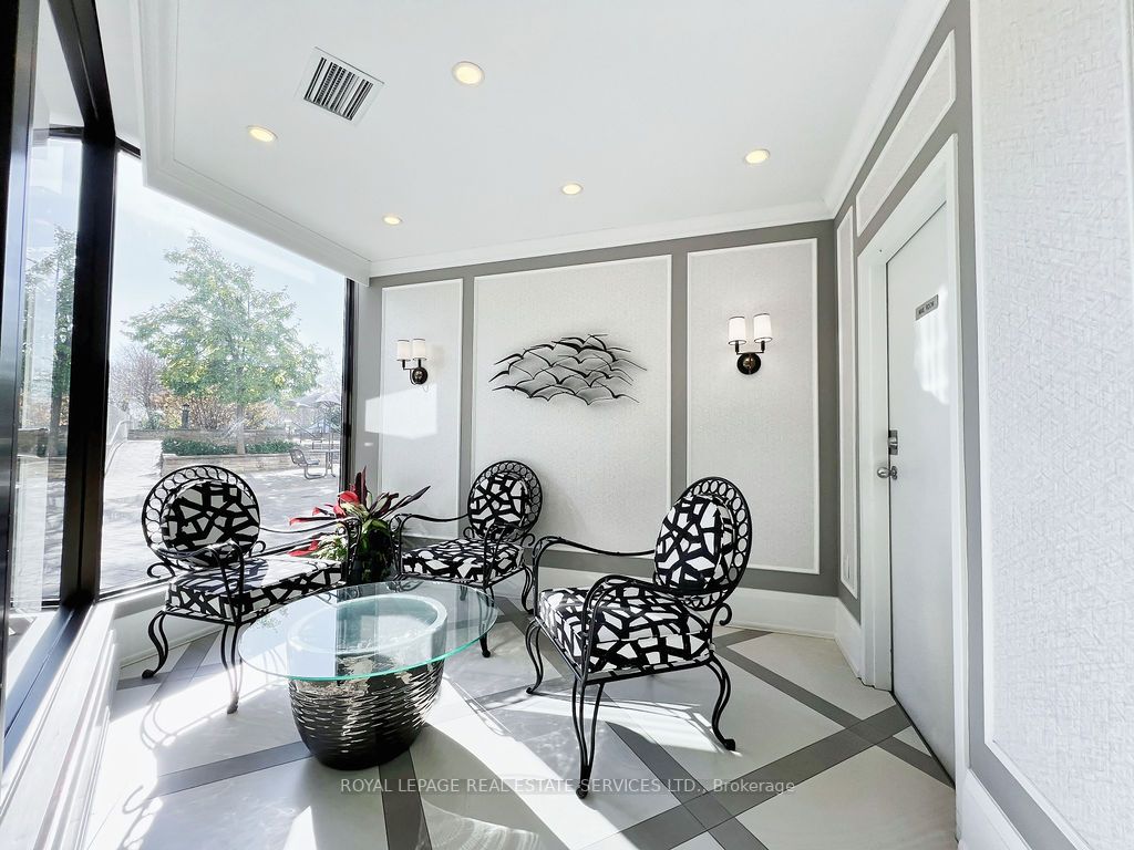 5444 Yonge St, #108
