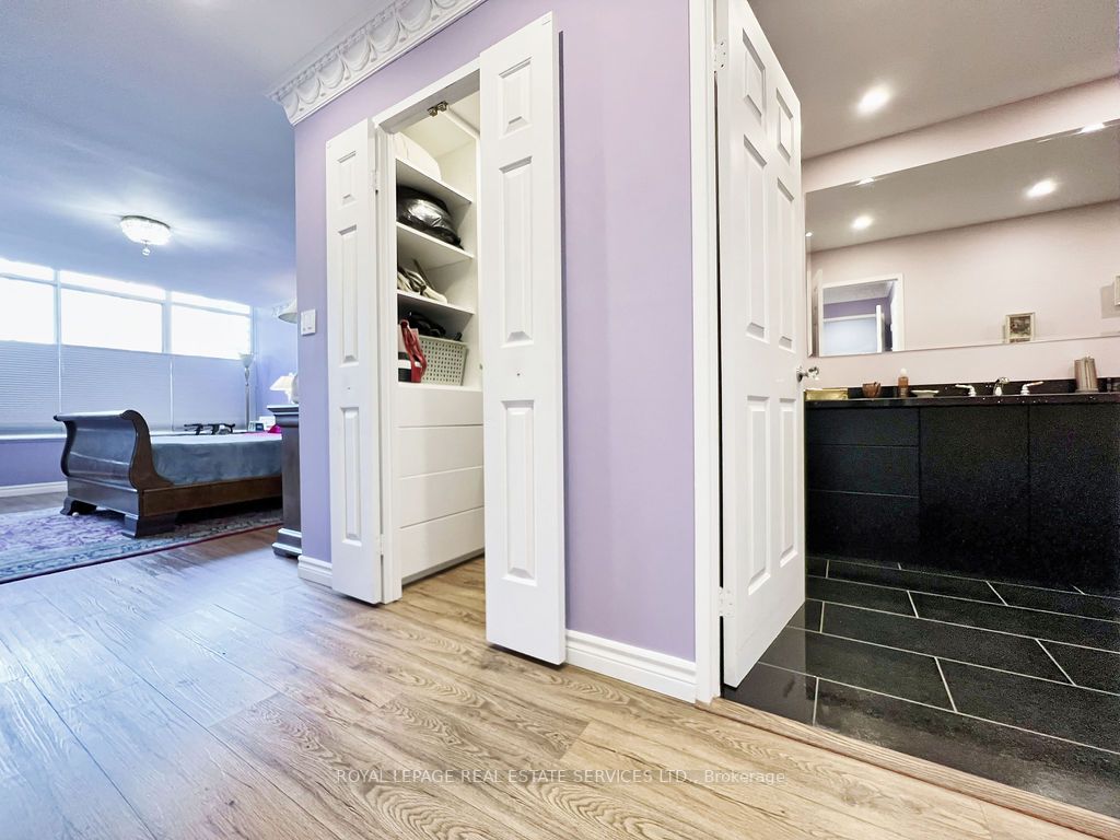 5444 Yonge St, #108