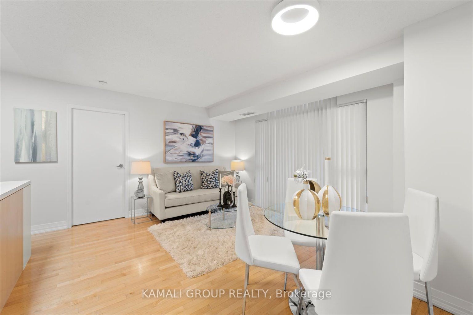 21 Carlton St, #1201