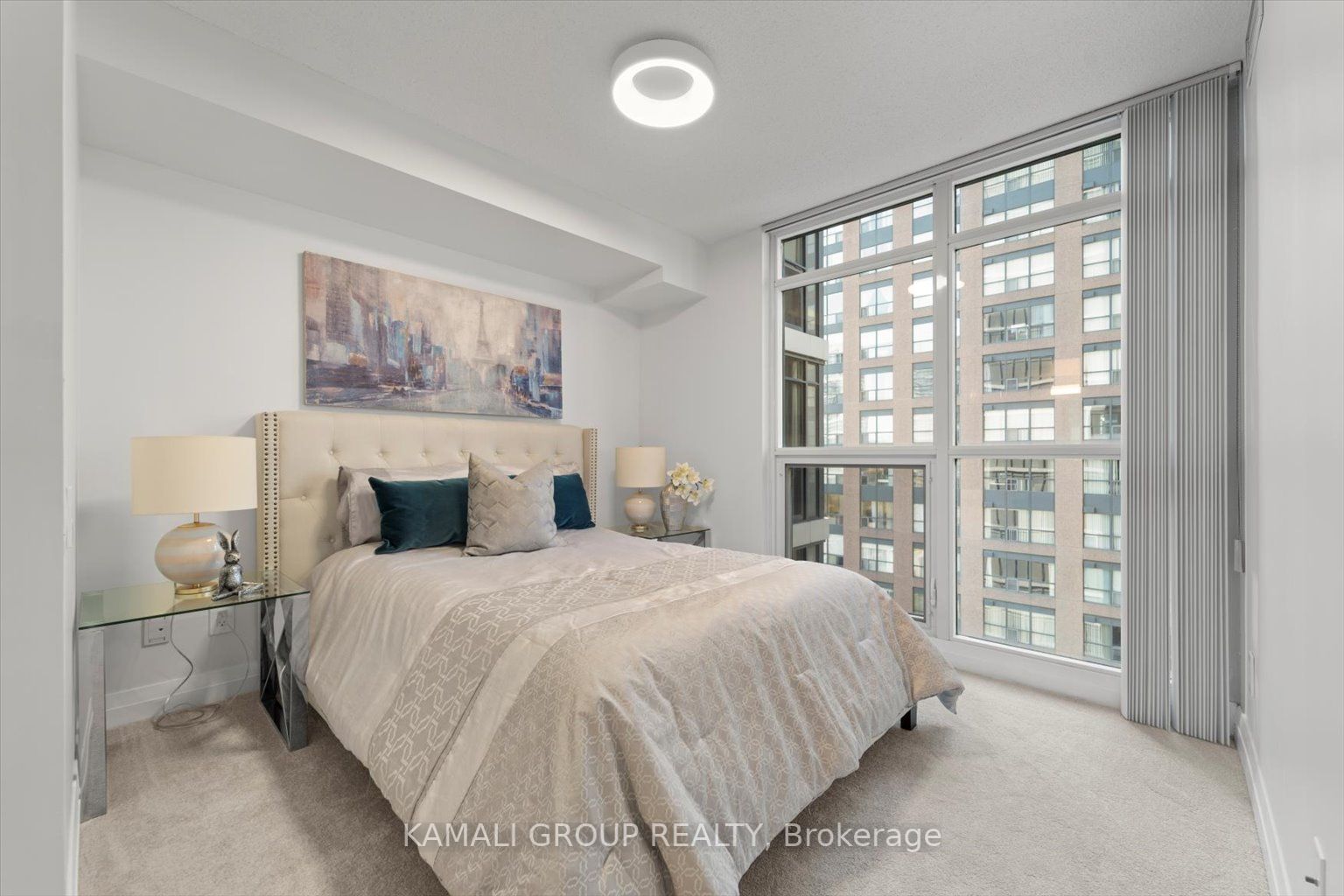 21 Carlton St, #1201