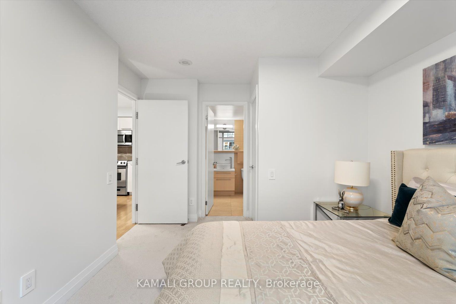 21 Carlton St, #1201