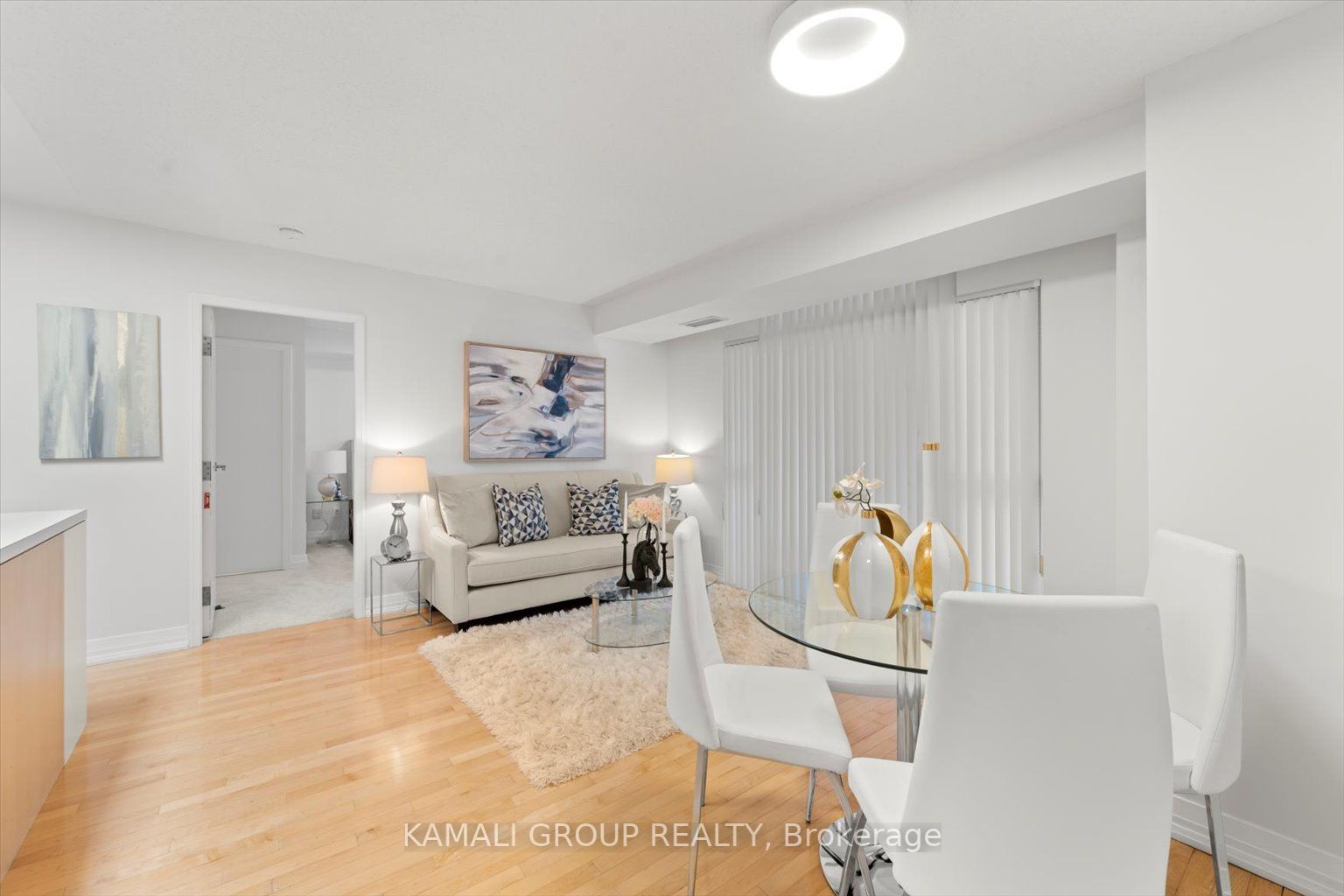 21 Carlton St, #1201