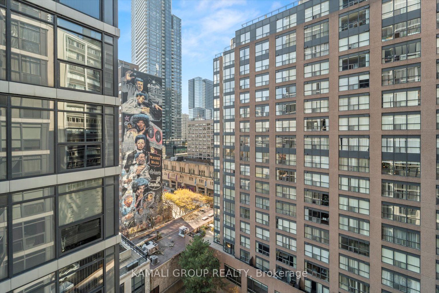 21 Carlton St, #1201