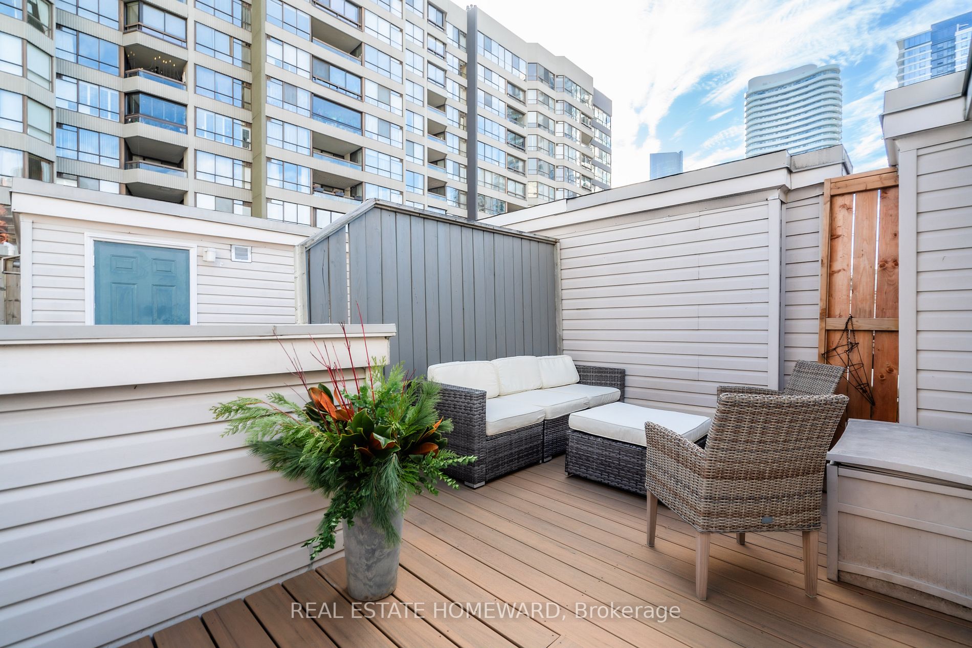 415 Jarvis St, #388