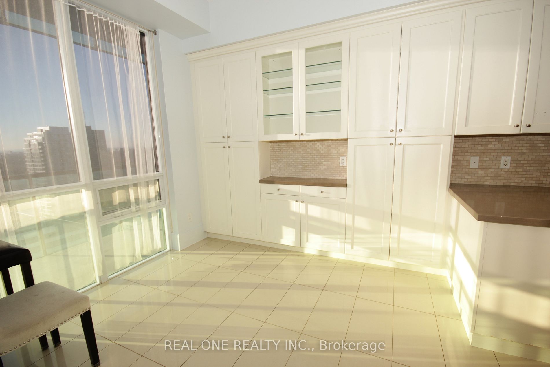 70 Roehampton Ave, #2418