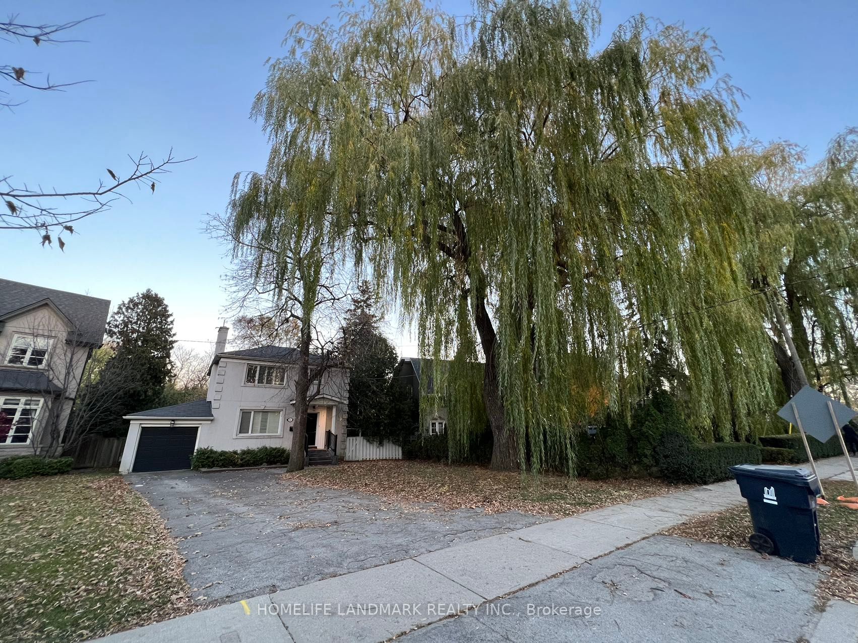 162 Armour Blvd