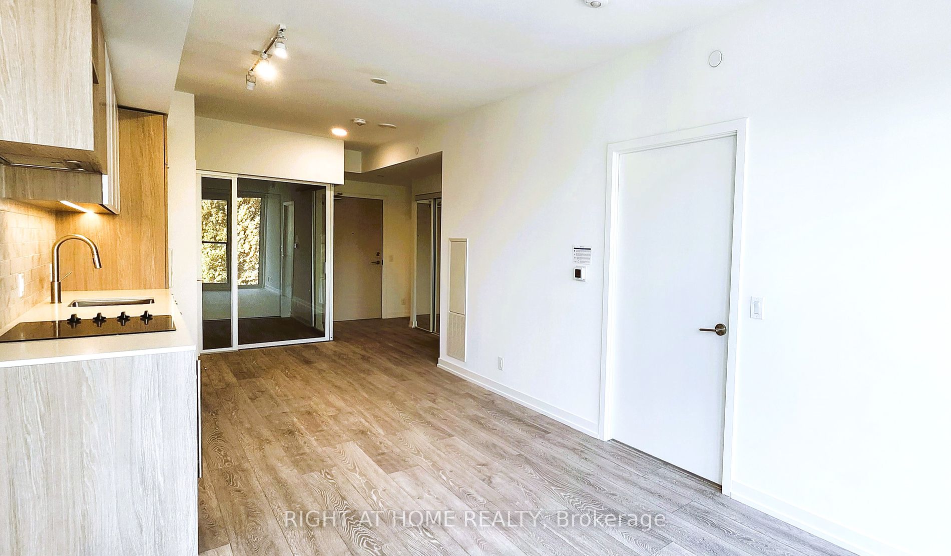 2020 Bathurst St, #338