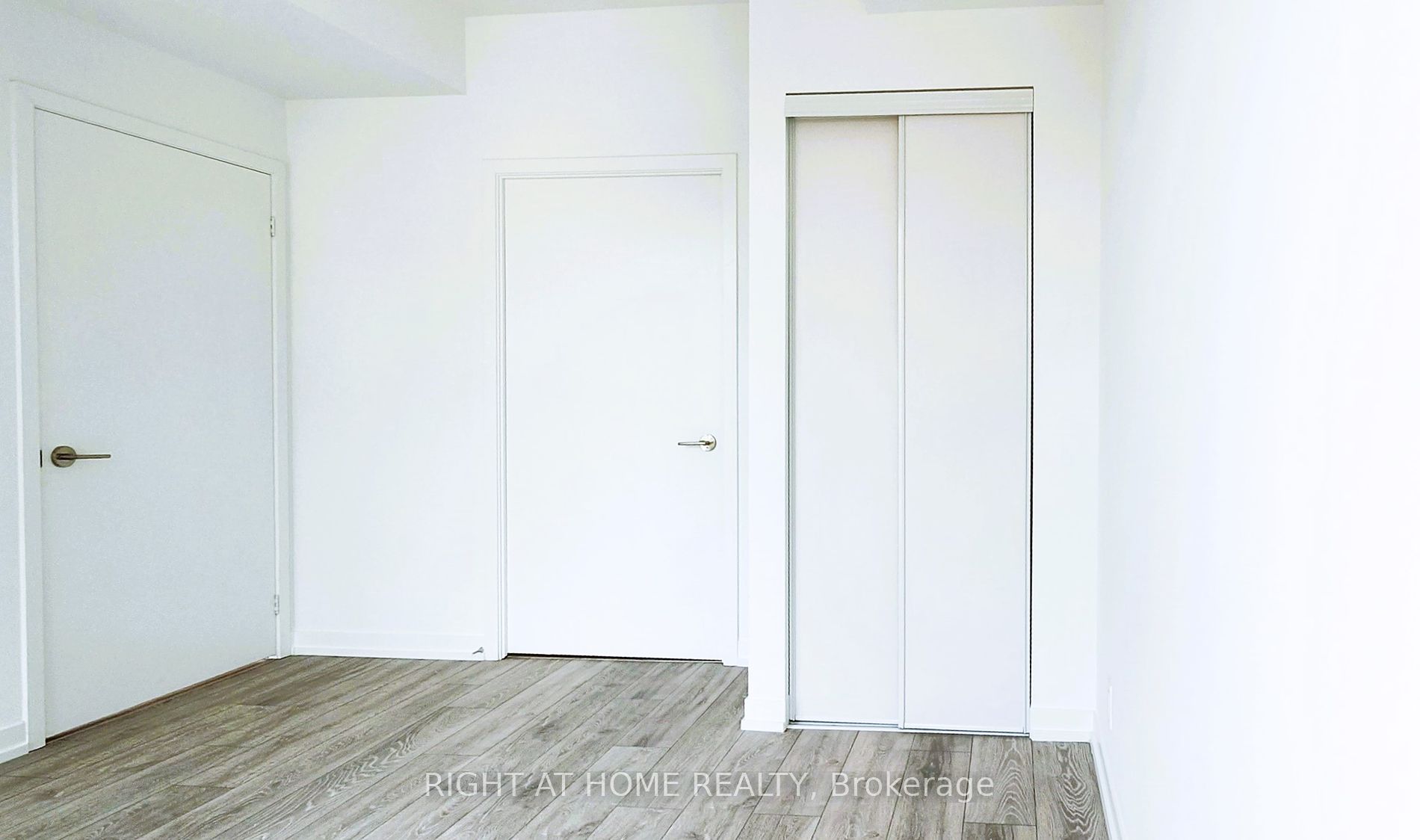 2020 Bathurst St, #338