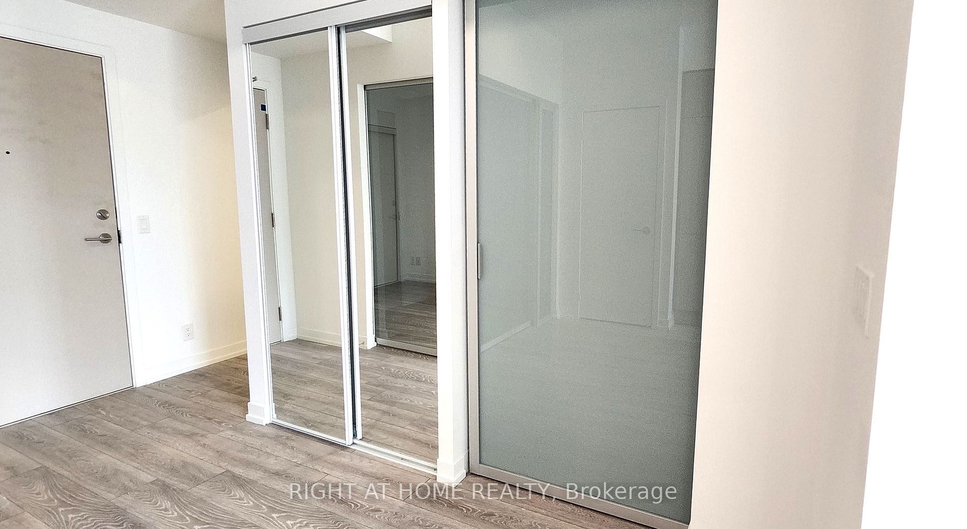 2020 Bathurst St, #338