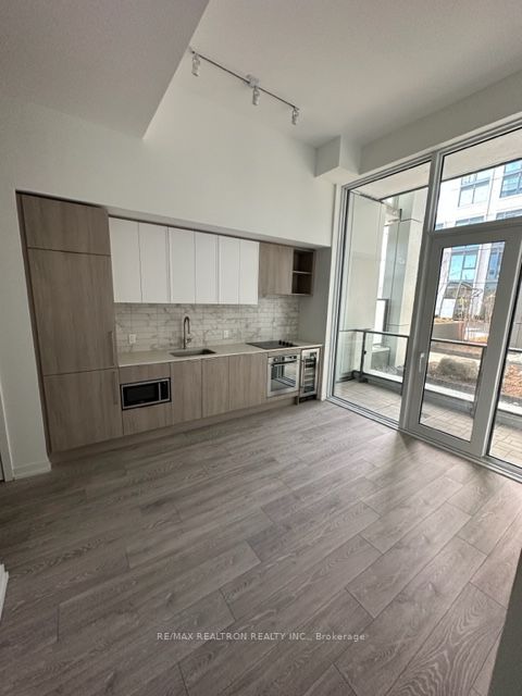 2020 Bathurst St, #225