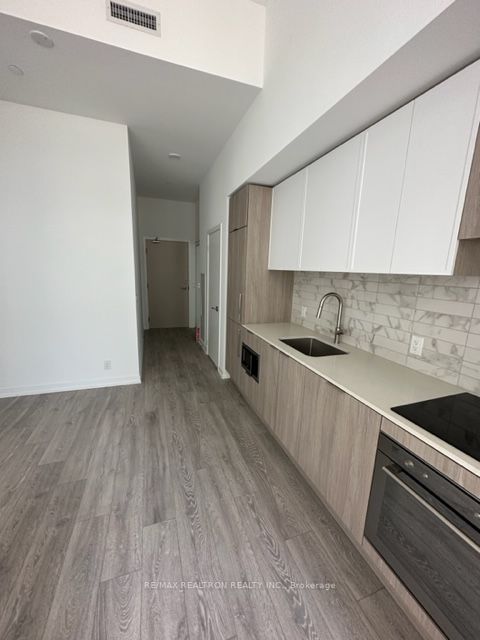 2020 Bathurst St, #225