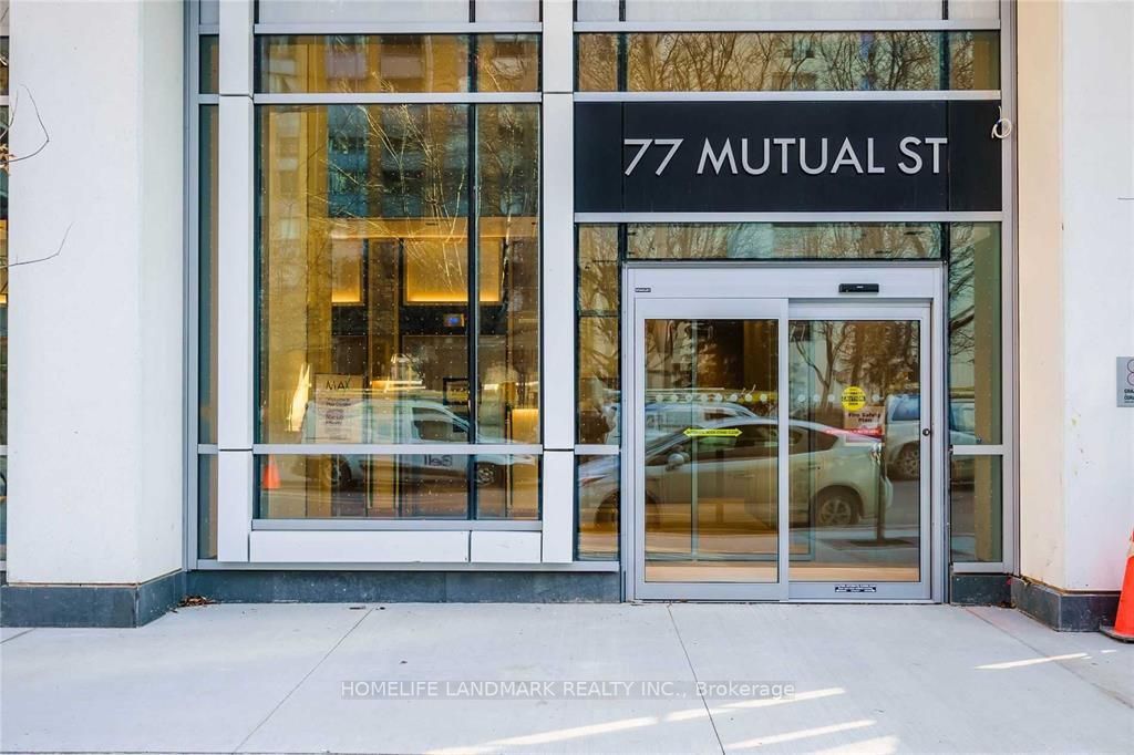 77 Mutual St, #1011