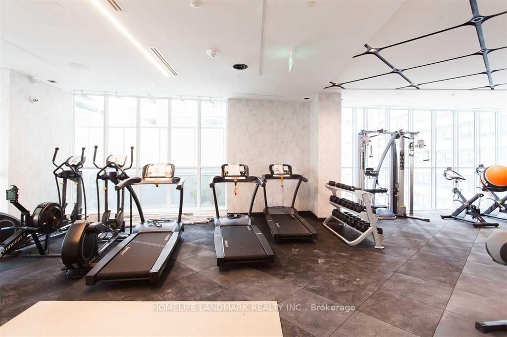 77 Mutual St, #1011