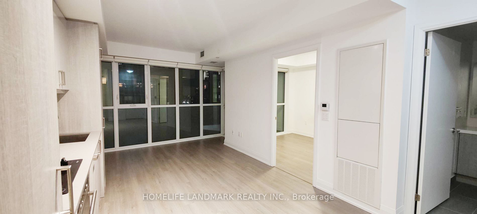 77 Mutual St, #1011