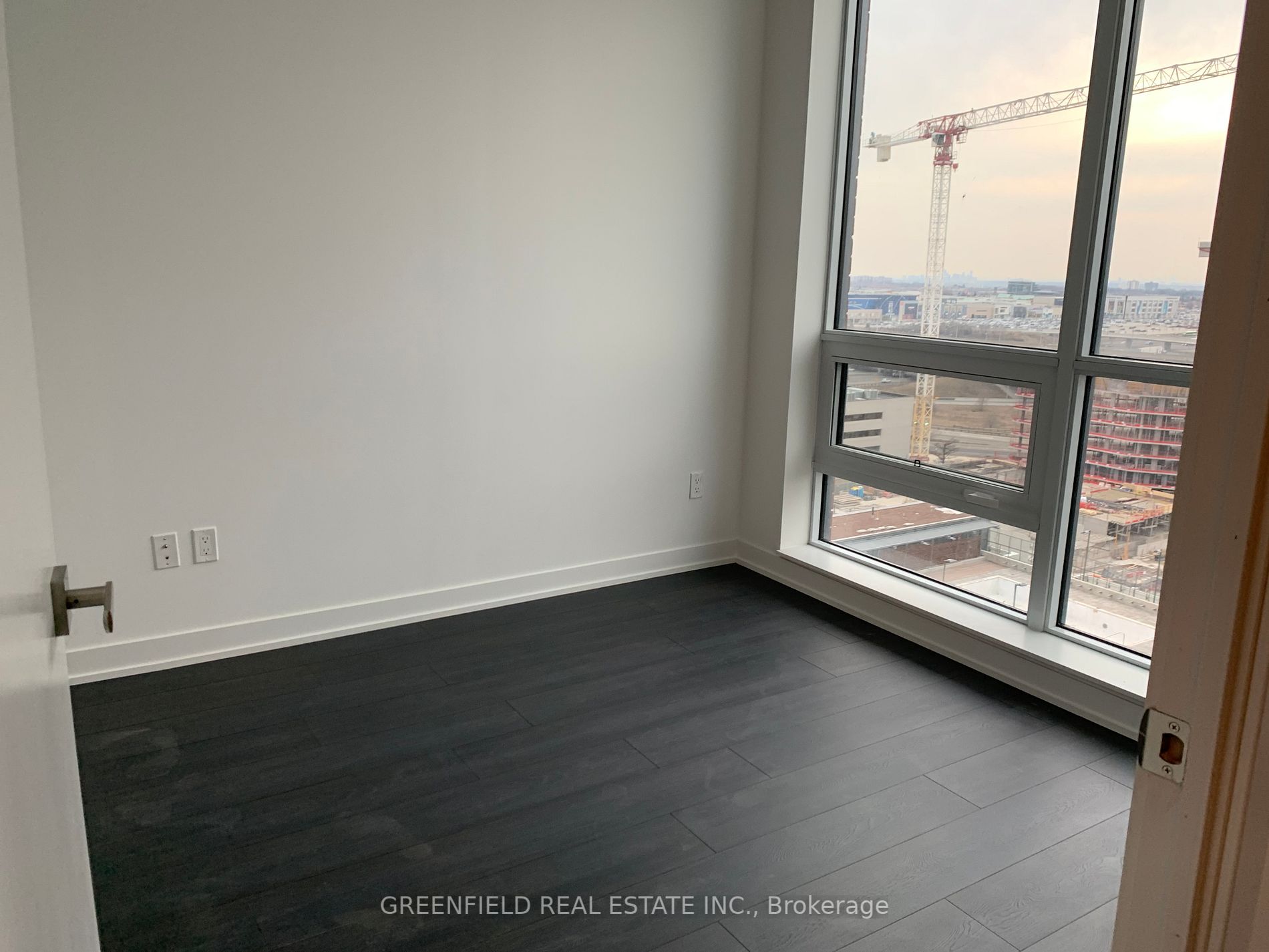 31 Tippett Rd, #1407