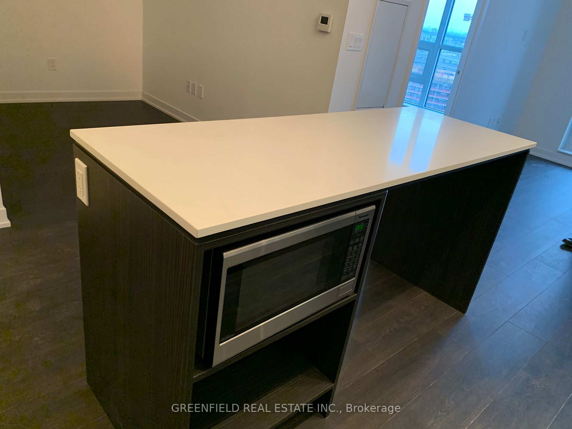31 Tippett Rd, #1407