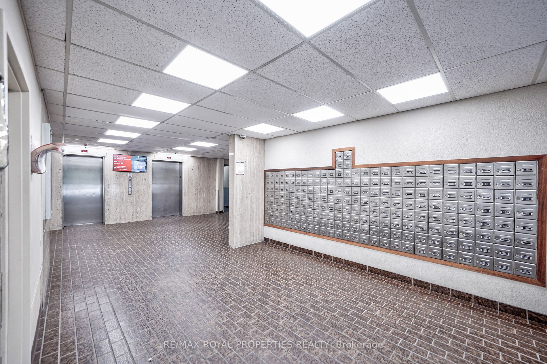 45 Sunrise Ave, #406