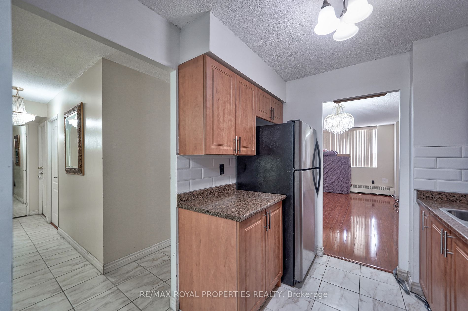 45 Sunrise Ave, #406