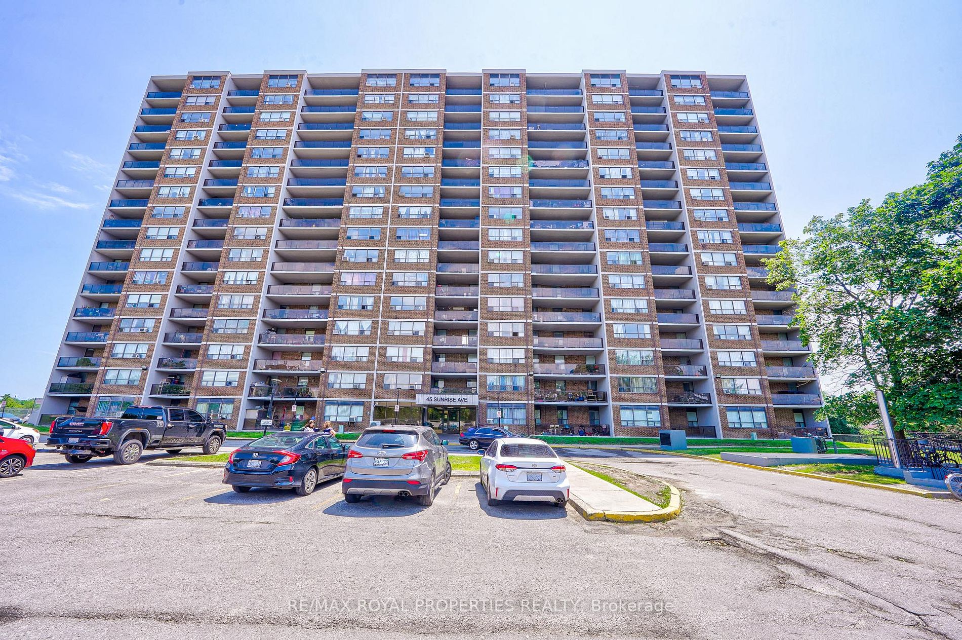 45 Sunrise Ave, #406