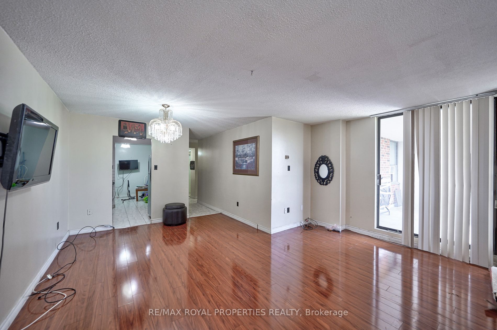 45 Sunrise Ave, #406