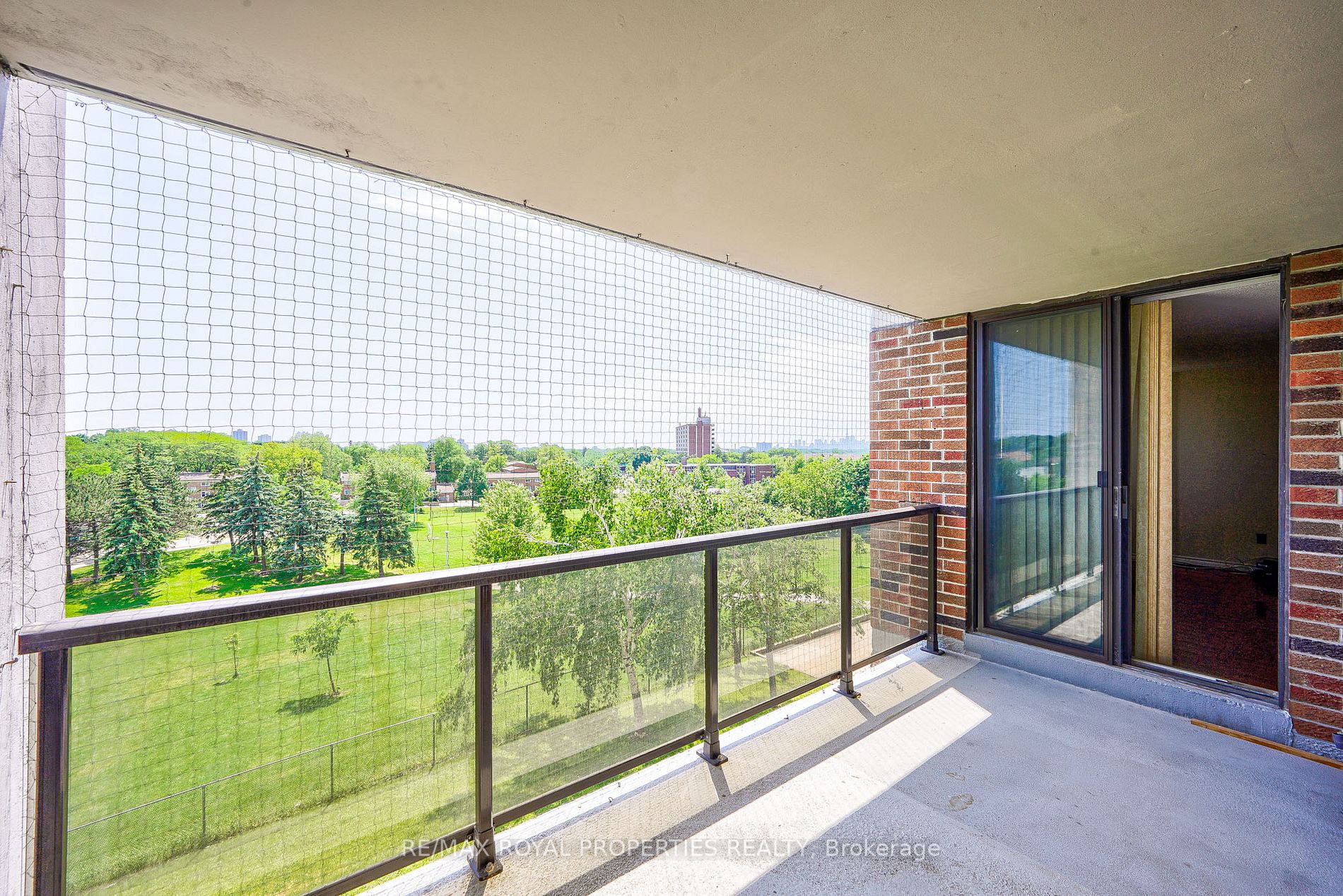 45 Sunrise Ave, #406