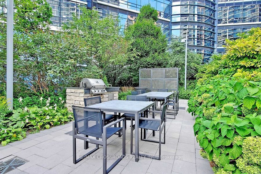 2 Anndale Dr, #601